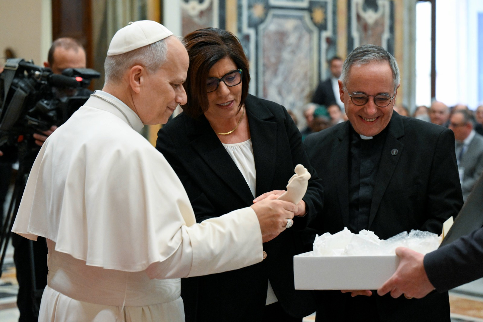Privataudienz bei Papst Leo XIV.: Margaret Karram und Roberto Almada. © Vatican Media