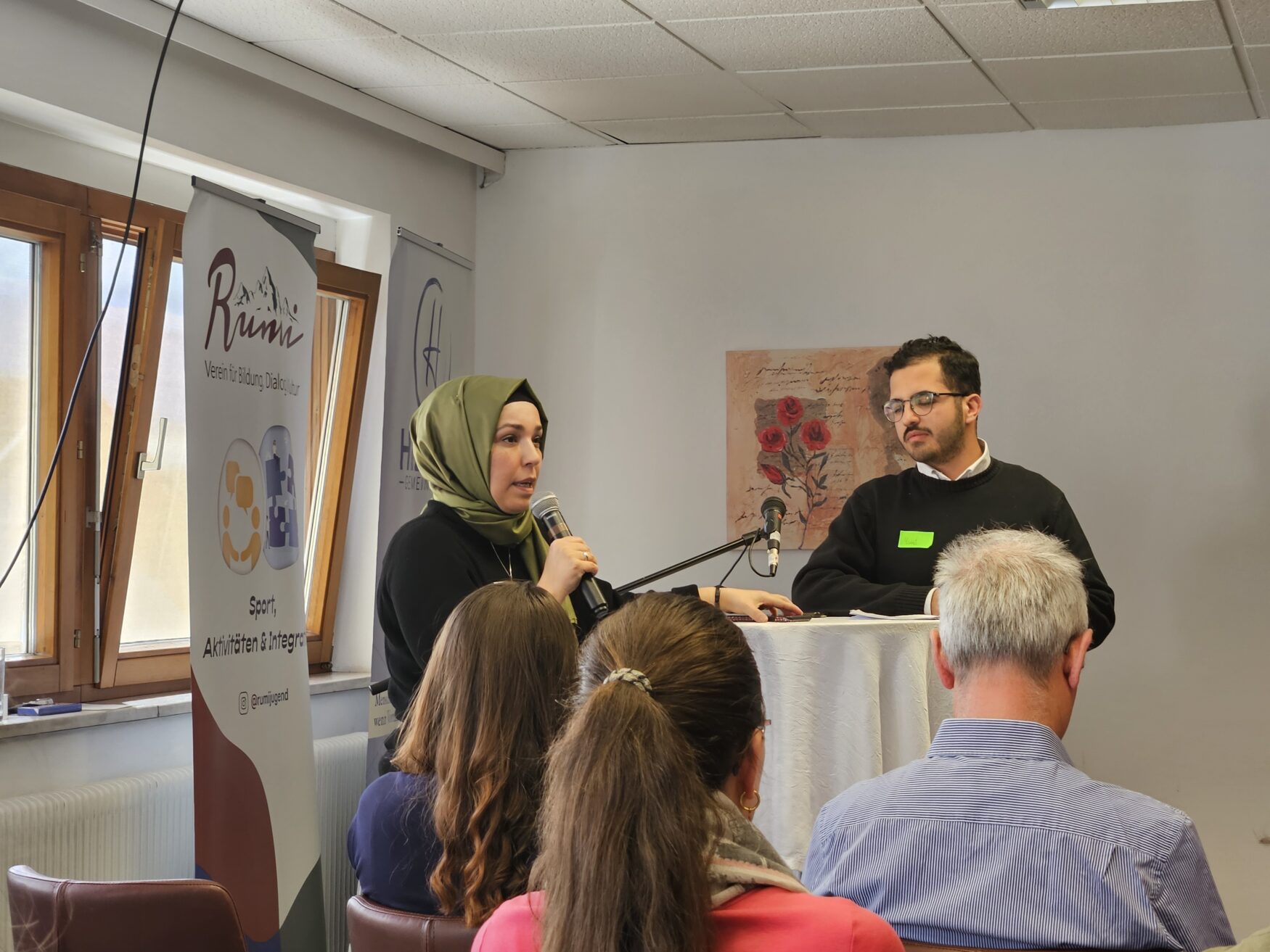 Hilal Akdeniz von der Stiftung Dialog und Bildung, Berlin, sprach über „Frieden als Prüfstein der Moderne“. Foto: Friedensseminar-Team