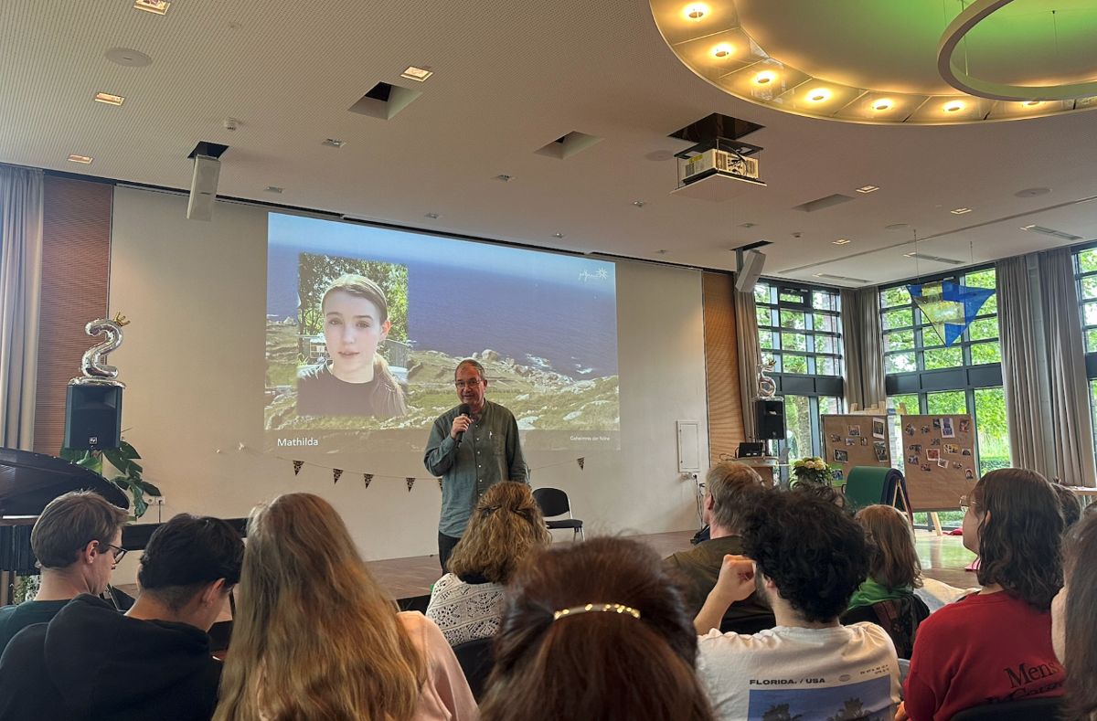 Meinolf Wacker (Kamen) berichtet von seinem Engagement mit dem Netzwerk go4peace. Foto: Hubert Schulze-Hobeling