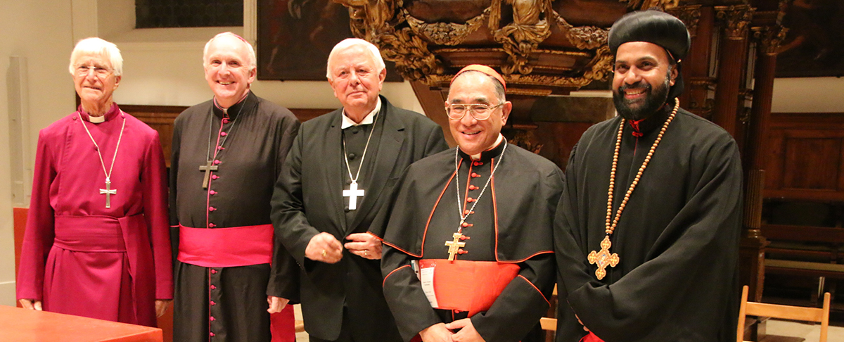Gemeinsam unterwegs: Der lutherische Bischof Christian Krause (Mitte) mit Bischöfen anderer Konfessionen. Foto: Ursel Haaf