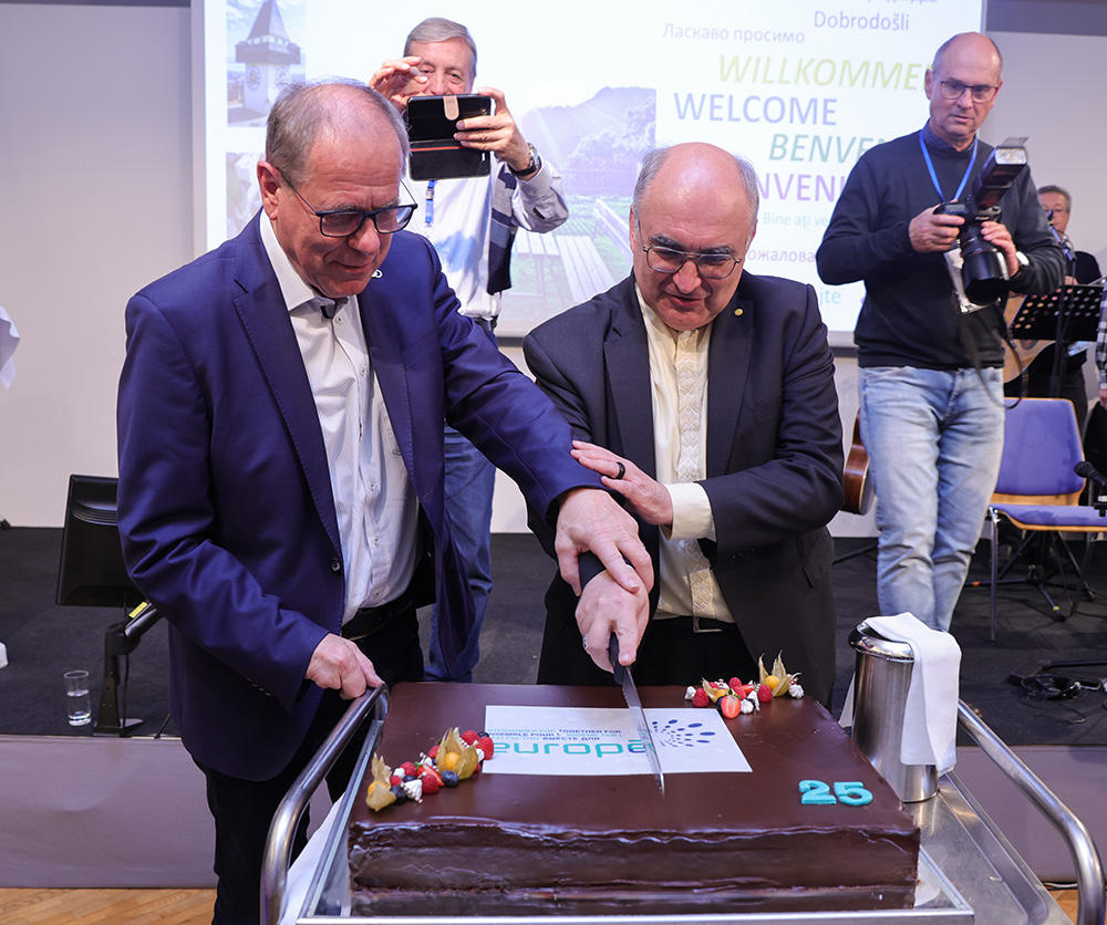 Die Geburtstagstorte: "Miteinander für Europa" feierte Jubiläum. Foto: G. Neuhold