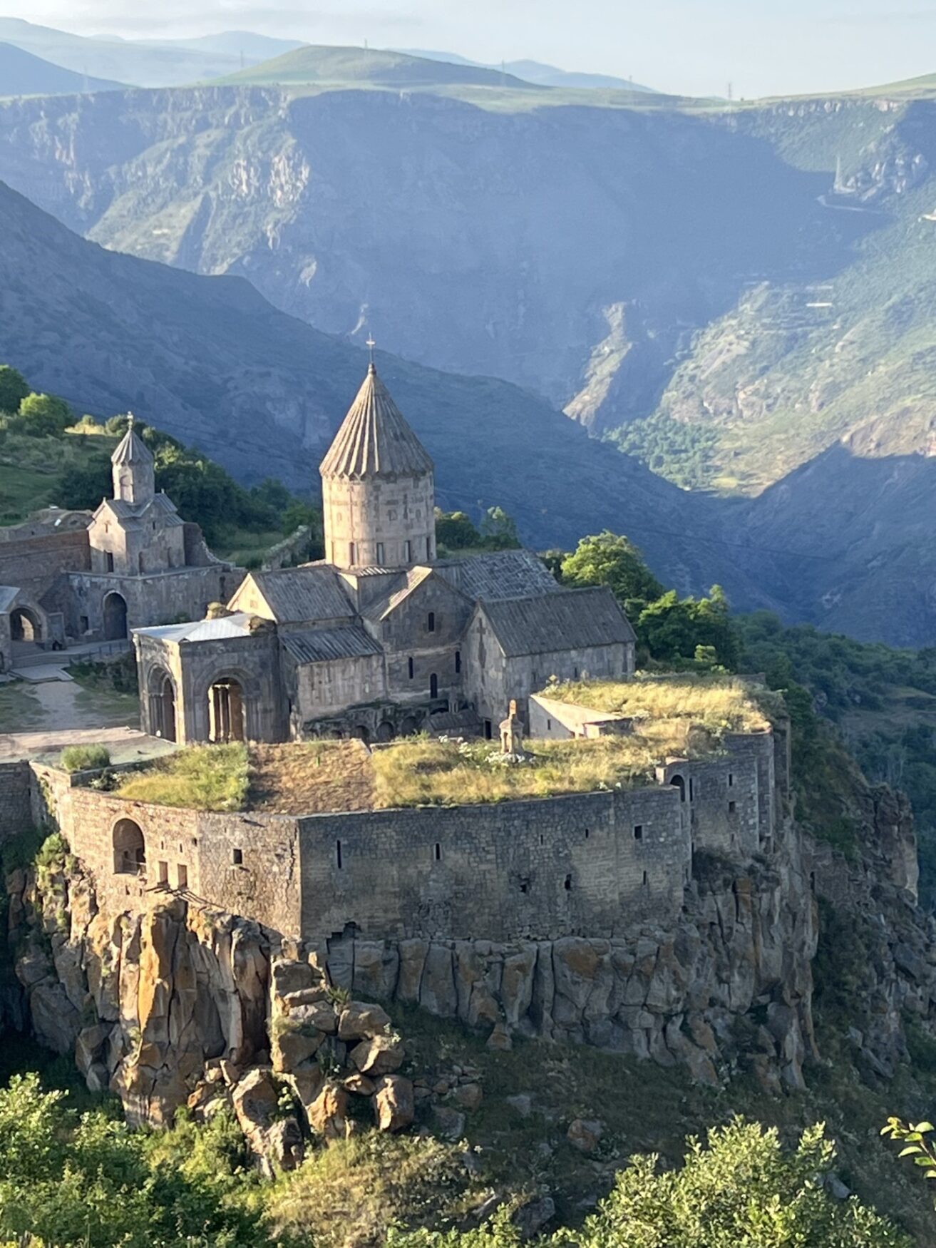 Tatev Kloster 895 n. Chr.; Foto: Emanuela Chiapparini